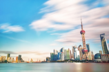解密上海二手房市场：交易趋势与购房攻略