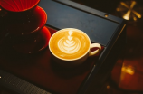 香草拿铁咖啡：享受浓郁香草与咖啡的完美融合